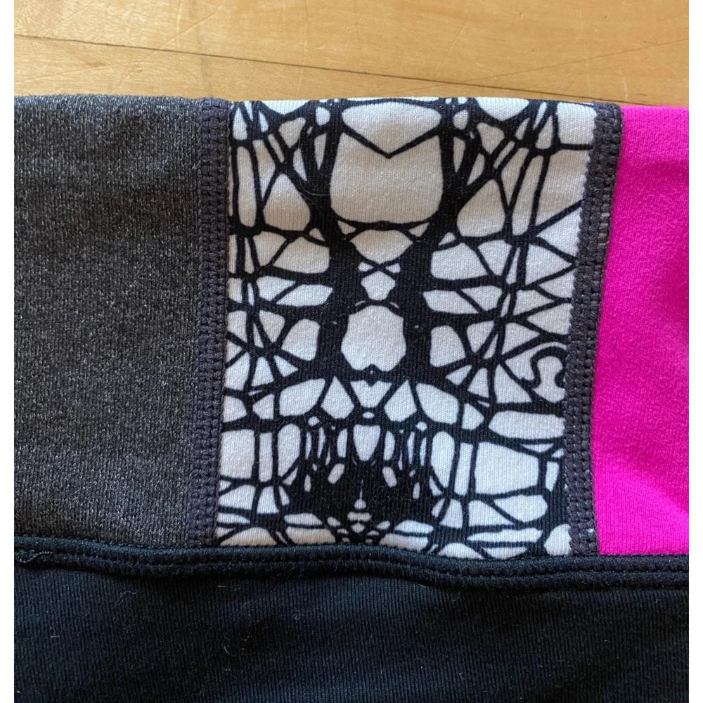 LULULEMON Reversible Boogie Short Black Purple Pink Colorblock Stripes Yoga 4
